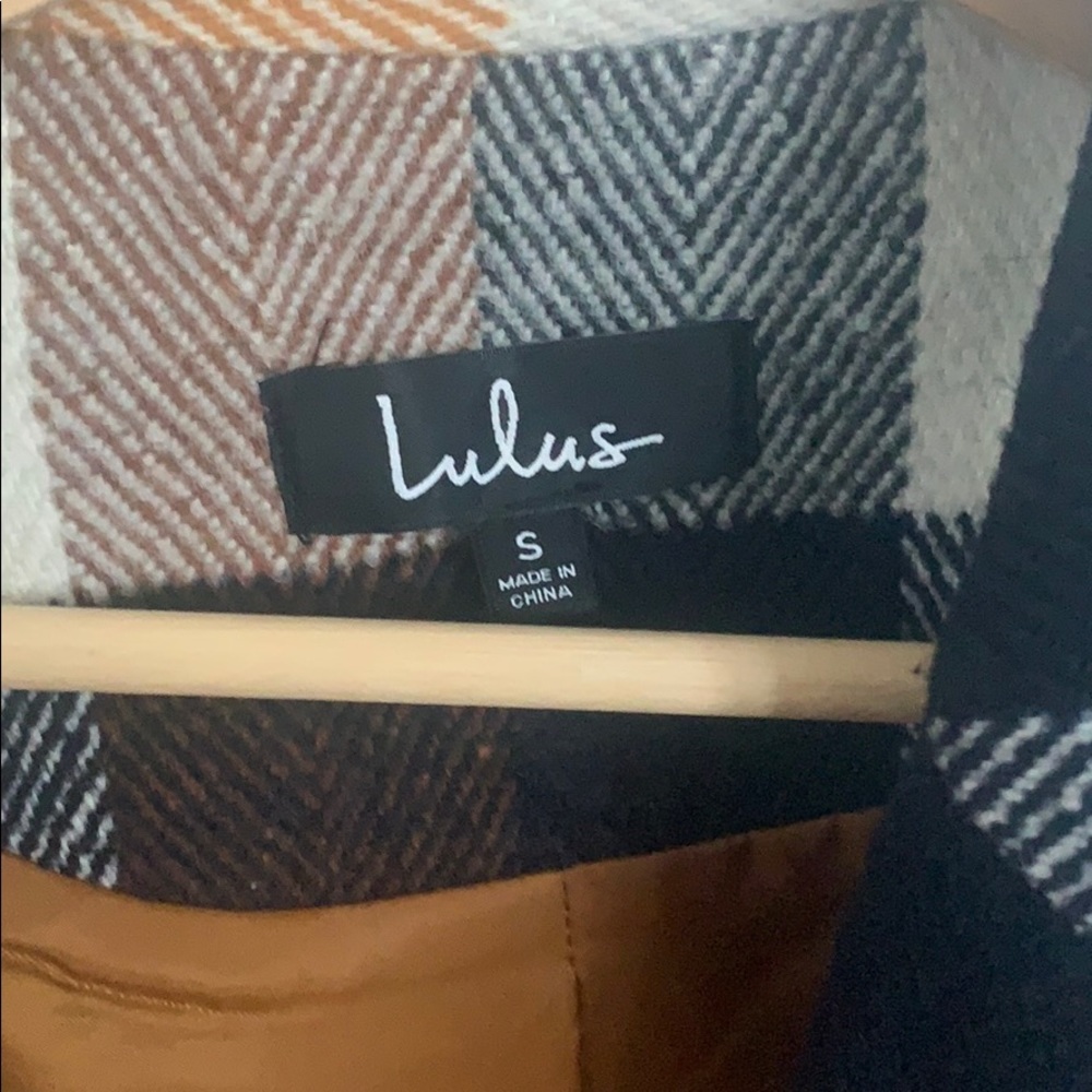 Lulu’s multi plaid coat - Picture 2 of 3